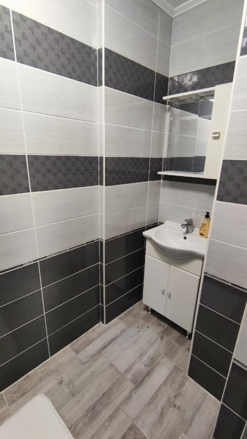 Freedom-Fehervar Apartman Székesfehérvár Buitenkant foto