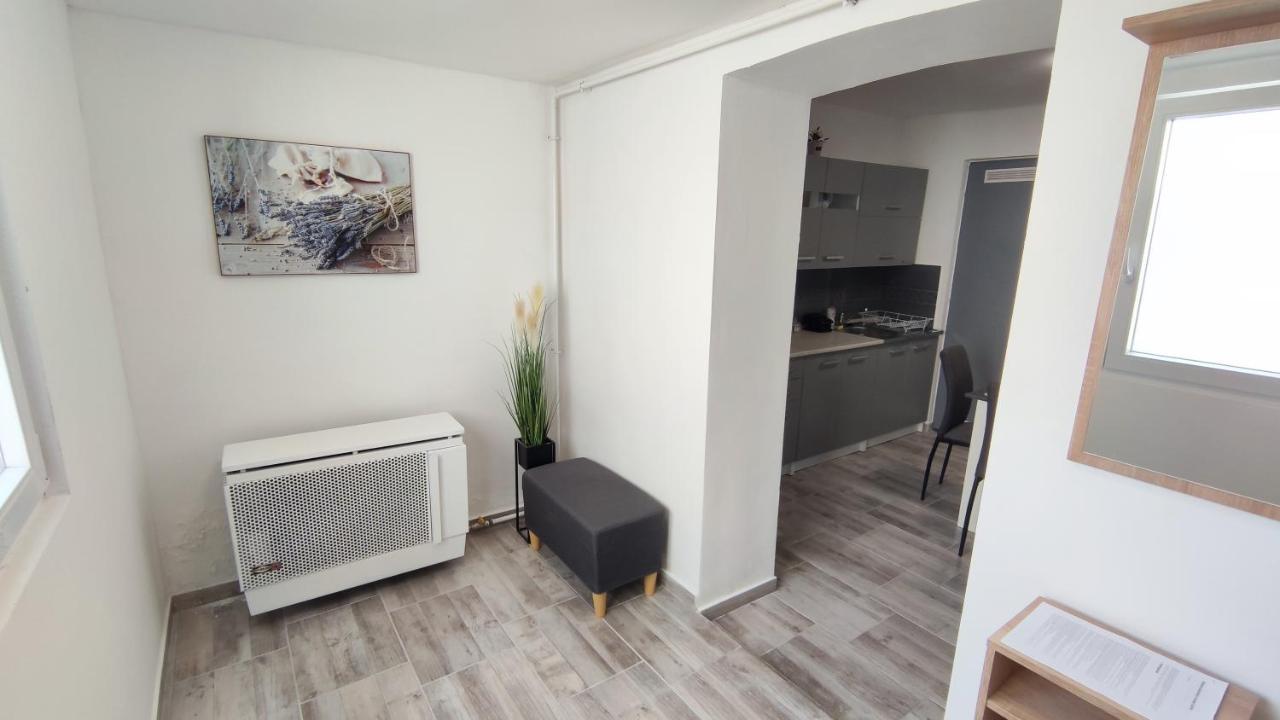 Freedom-Fehervar Apartman Székesfehérvár Buitenkant foto